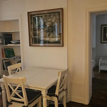 Chez Romeo Bed & Breakfast Paris